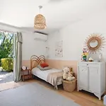 Villa Vinaigrier -where Nature Finds *