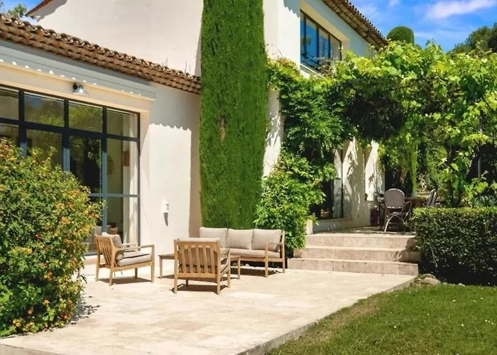 Vinaigrier -where Nature Finds Vila *